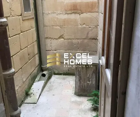 Недвижимость в Paola