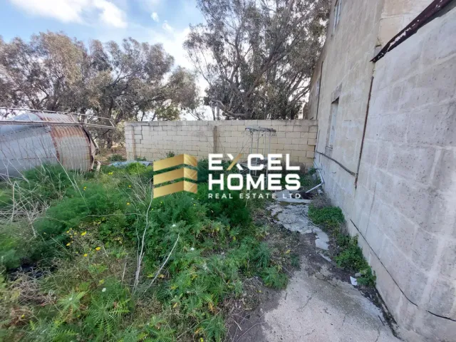 Property at Kerċem