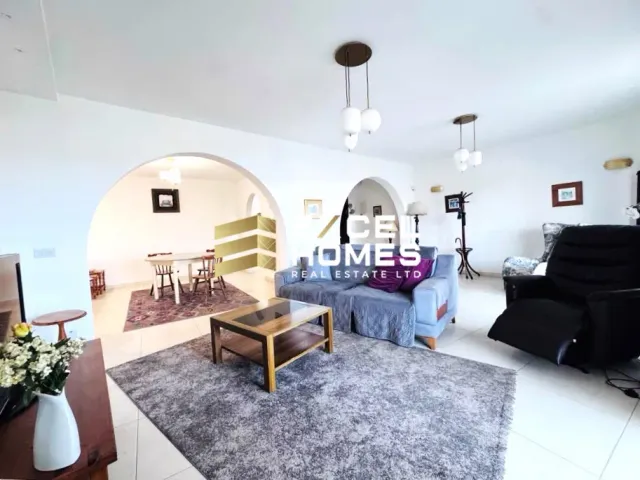 Proprjetà f' St. Paul's Bay