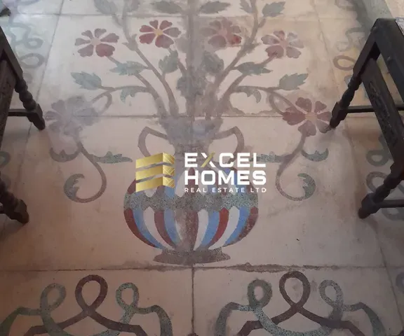 位于Għajnsielem的房产