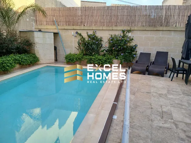Property at Xewkija